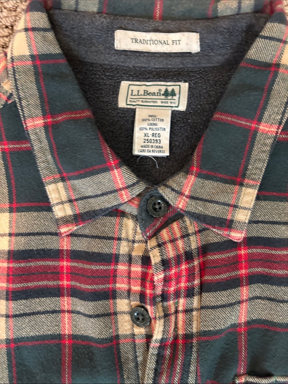 L.L. Bean Men's Dark Green and Red Plaid flannel lined Button-Down Shirt